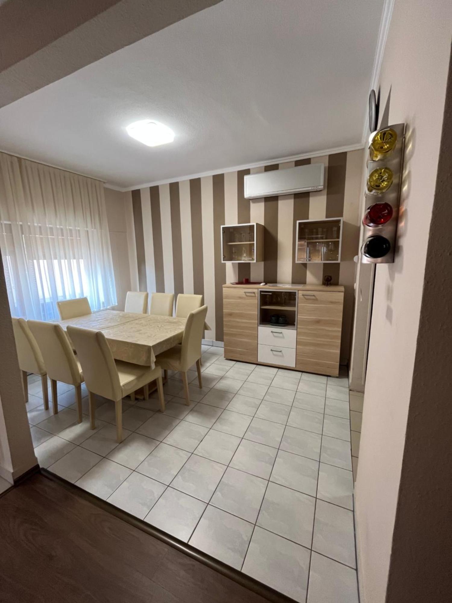 Vass Bor Vendeghaz Apartment Кишкьорьош Екстериор снимка