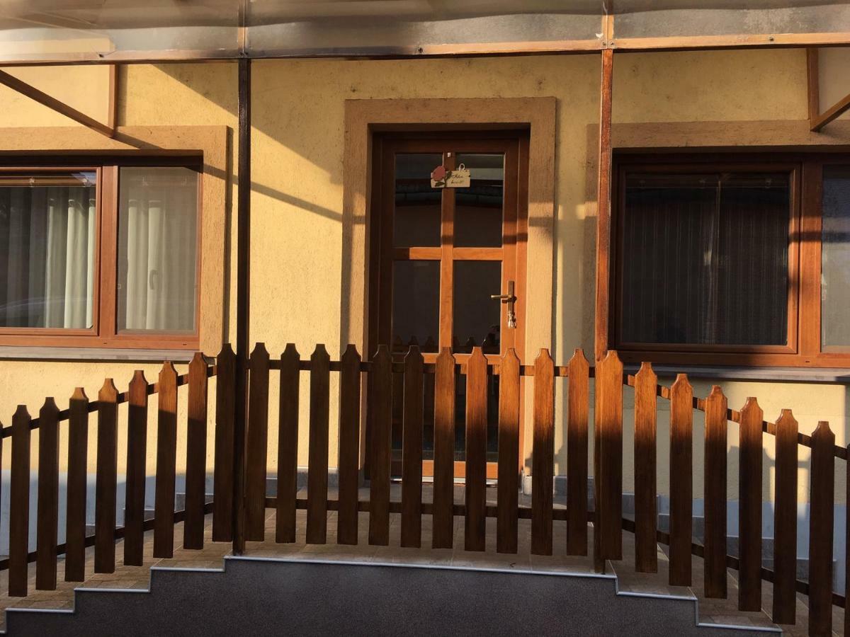 Vass Bor Vendeghaz Apartment Кишкьорьош Екстериор снимка